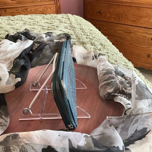 Bottega Veneta Women’s Wallet - Picture 3 of 7